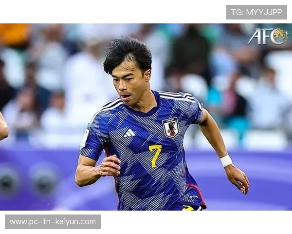 日本全队无畏拼搏，三笘薰成为民族英雄