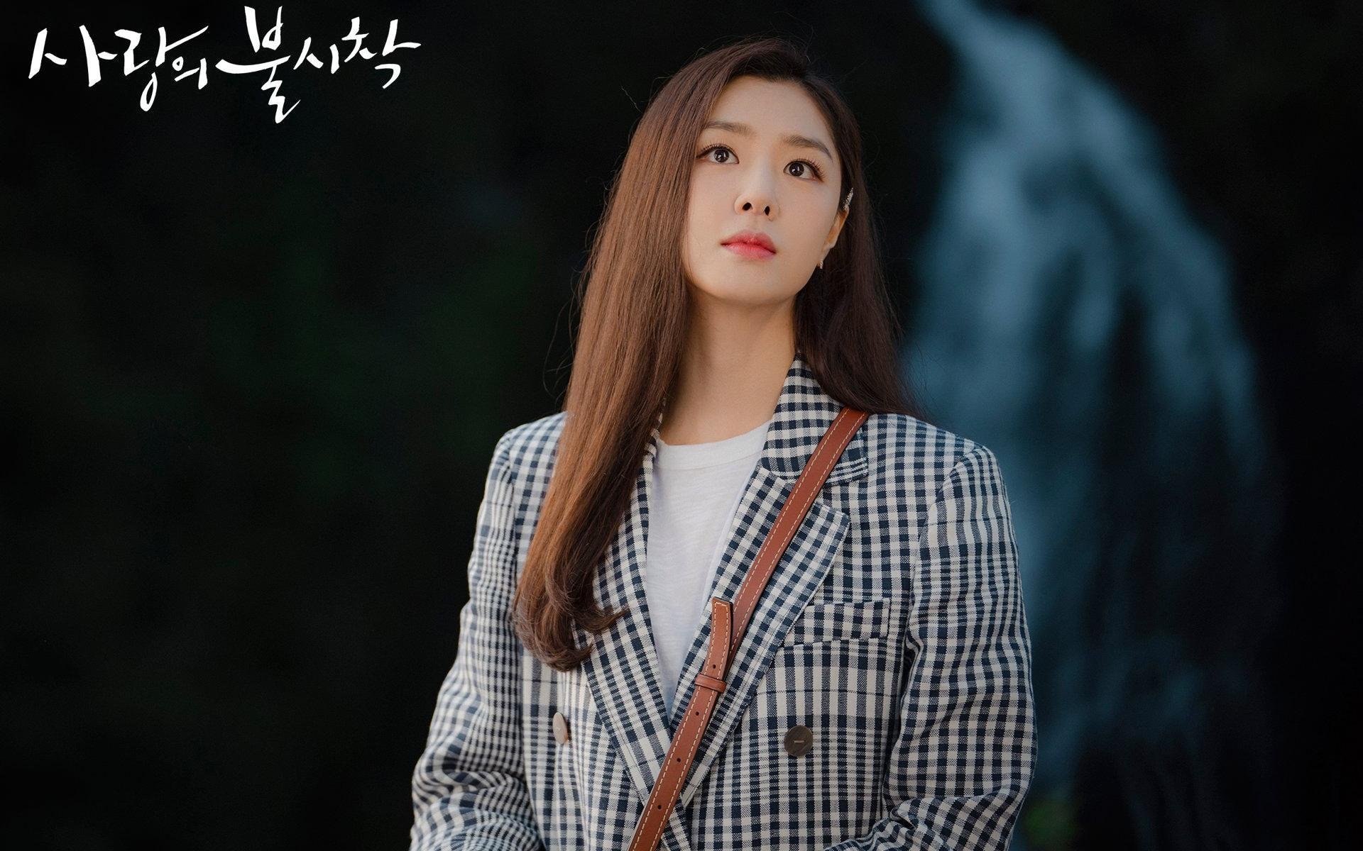 “沙滩赛场两大亮点:手球与合球同台竞技”