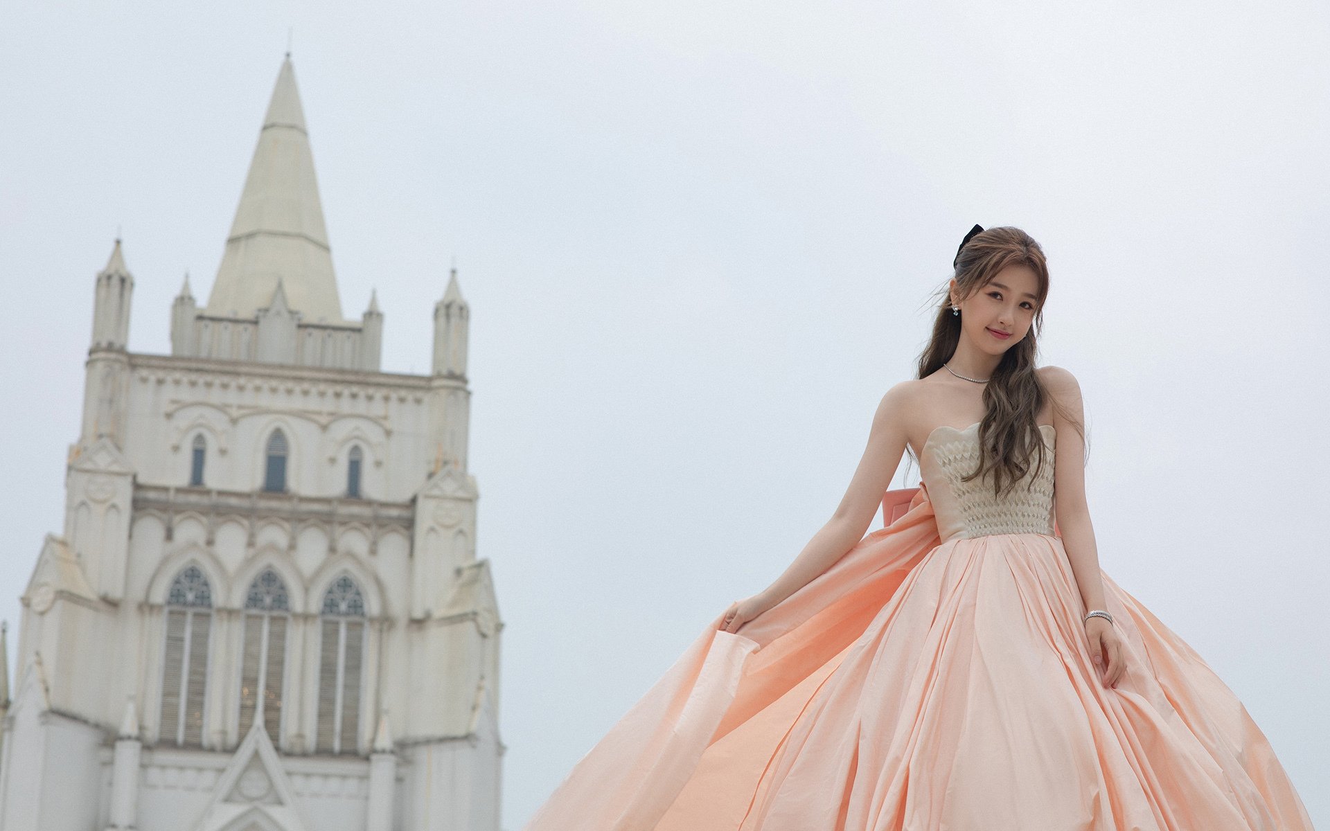 开云体育在线下载-中国篮球国家队边路进攻与三分外线协作策略，中国3分线距离篮筐几米